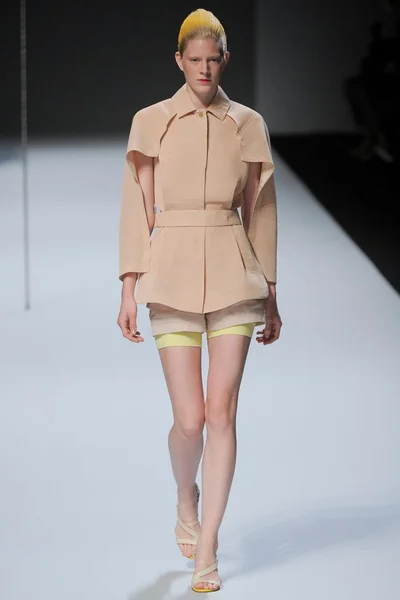 Look 4
